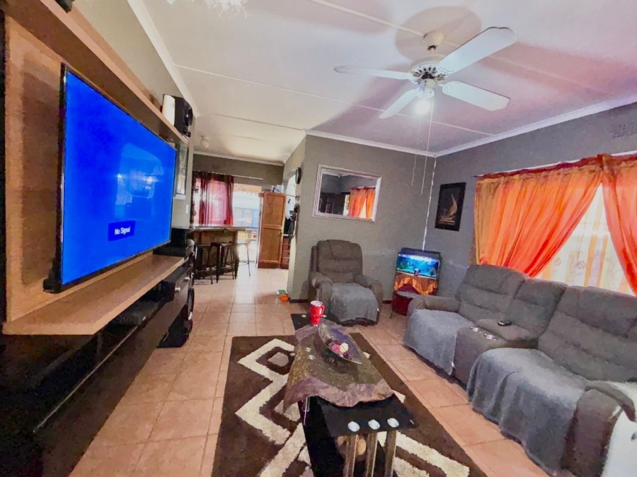 3 Bedroom Property for Sale in Geelhoutpark North West